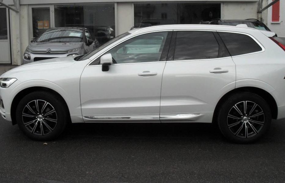 Продам Volvo XC60 2019 года в Киеве