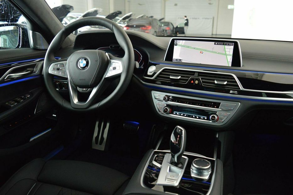 Продам BMW 740 d xDrive 2020 года в Киеве