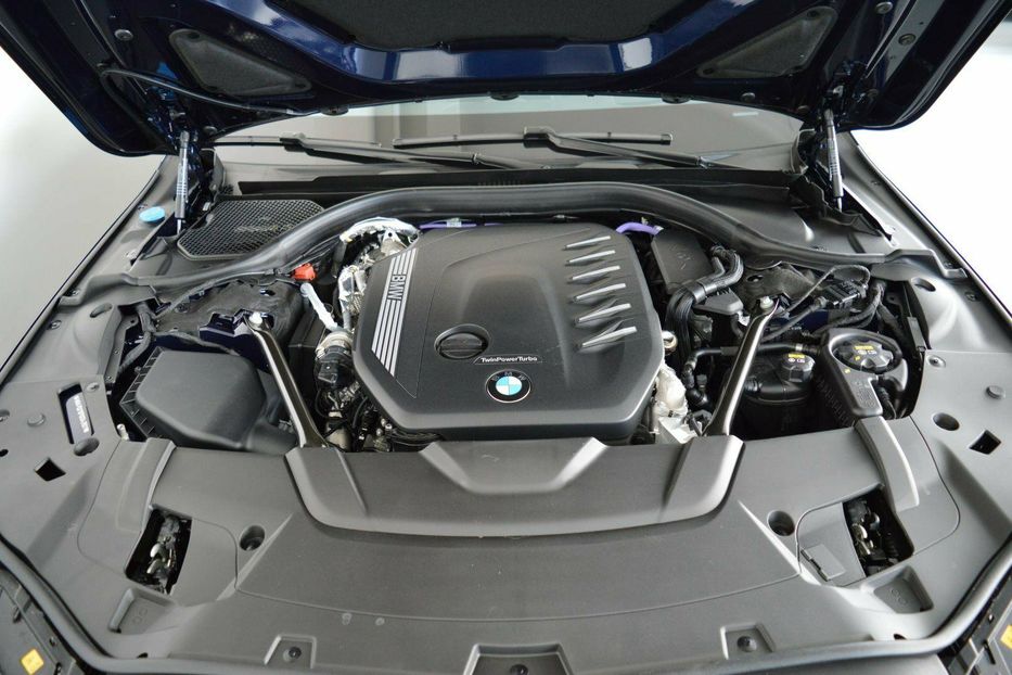 Продам BMW 740 d xDrive 2020 года в Киеве