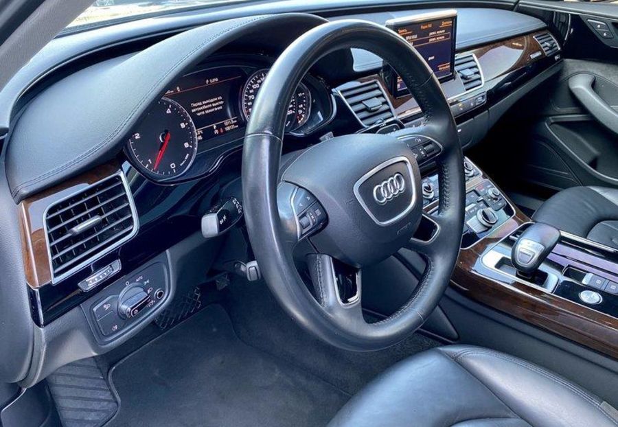 Продам Audi A8 2017 года в Киеве