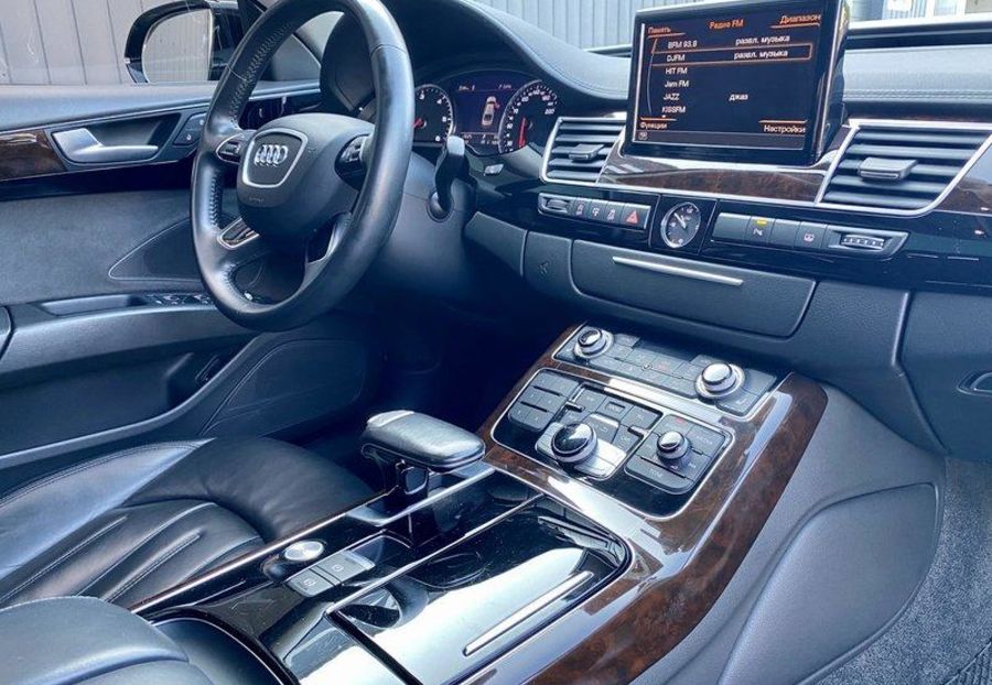 Продам Audi A8 2017 года в Киеве