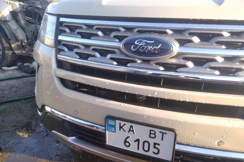 Продам Ford Explorer Limited 2018 года в Киеве