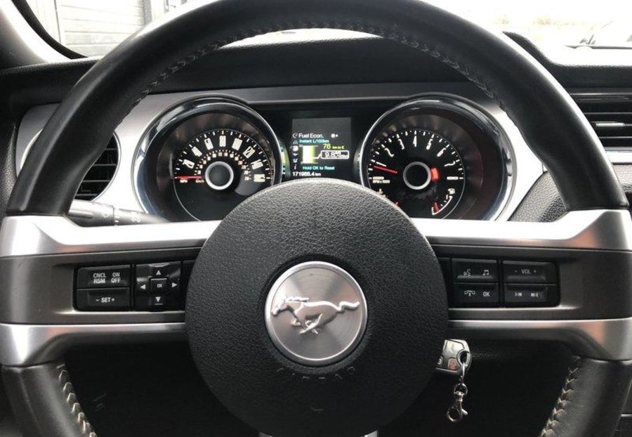 Продам Ford Mustang GT 2013 года в Киеве