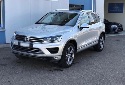 Продам Volkswagen Touareg 2017 года в Киеве