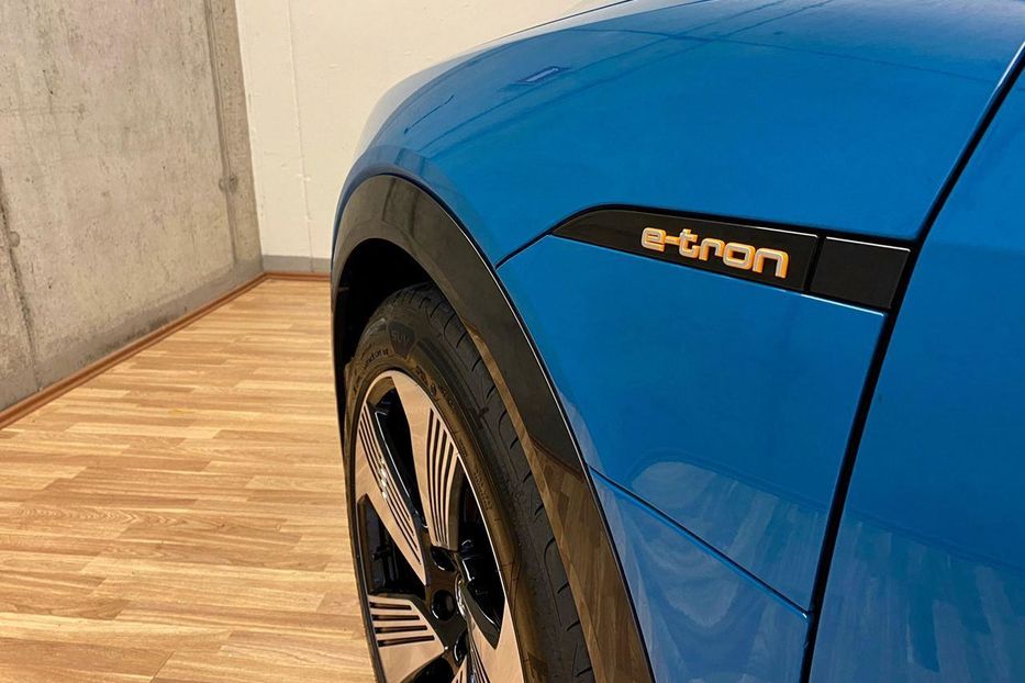 Продам Audi E-Tron 2020 года в Киеве