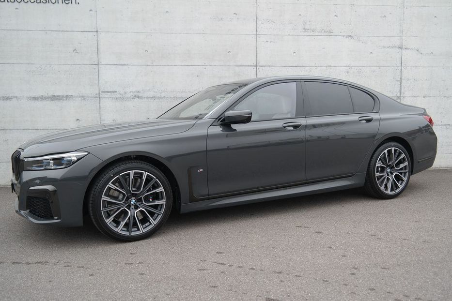 Продам BMW 750 D 2020 года в Киеве