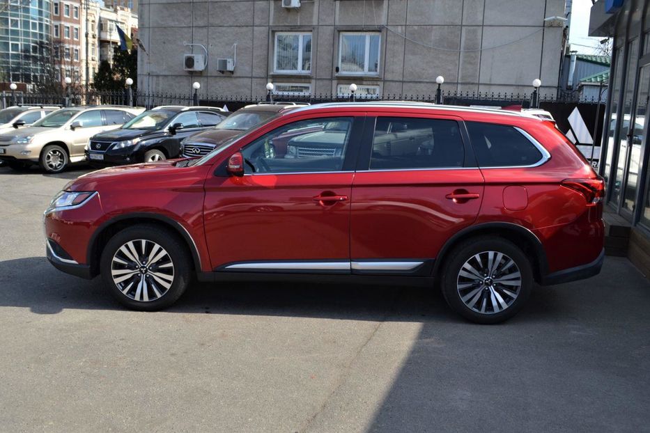 Продам Mitsubishi Outlander 2018 года в Киеве