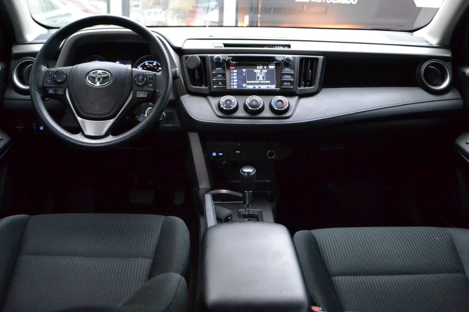 Продам Toyota Rav 4 2018 года в Киеве