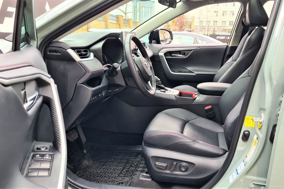 Продам Toyota Rav 4 TDR 2019 года в Киеве