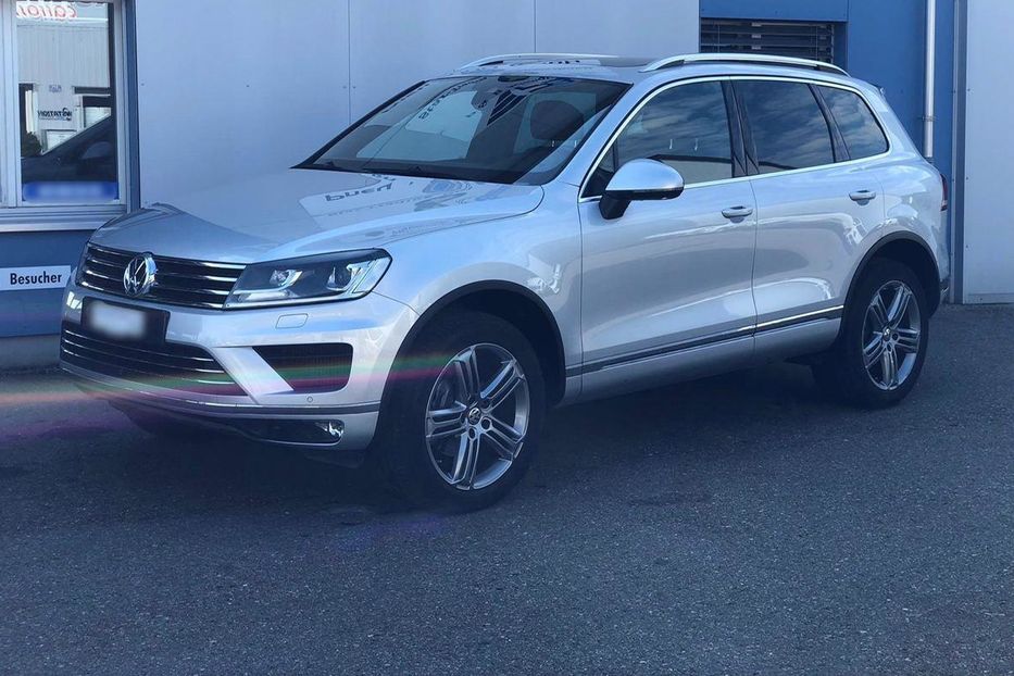 Продам Volkswagen Touareg 2017 года в Киеве