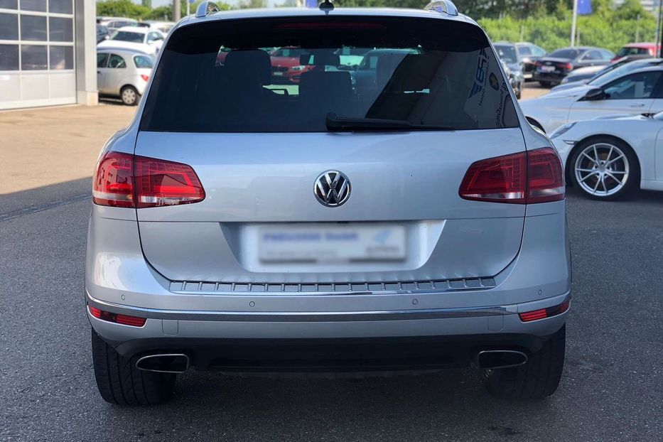 Продам Volkswagen Touareg 2017 года в Киеве