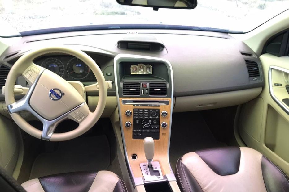 Продам Volvo XC60 2010 года в Киеве