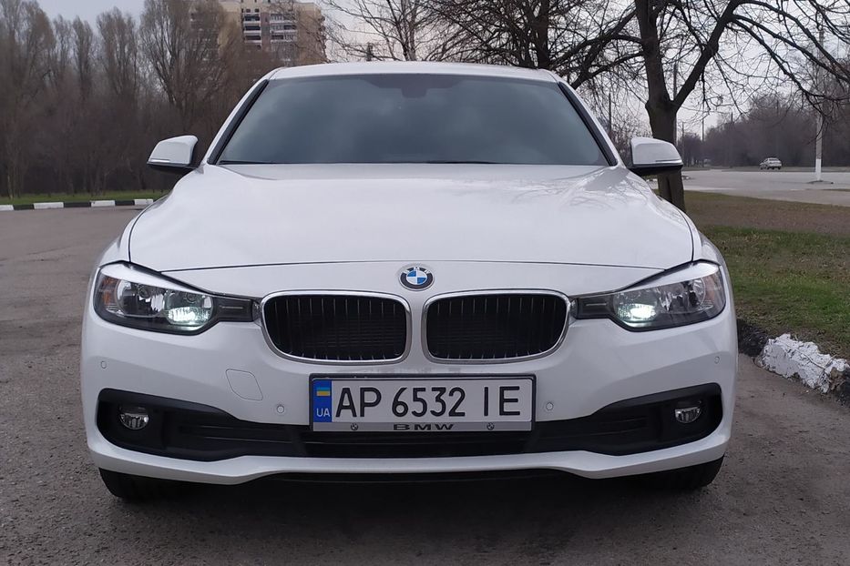 Продам BMW 328 328i 2016 года в Запорожье