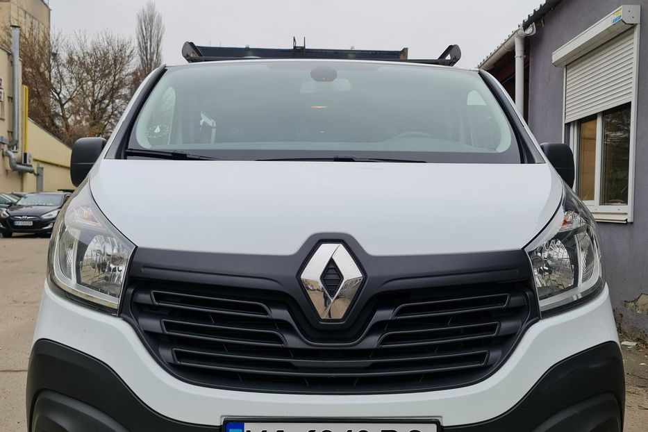 Продам Renault Trafic пасс. грузо-пассажирский 9 мест 2015 года в Киеве