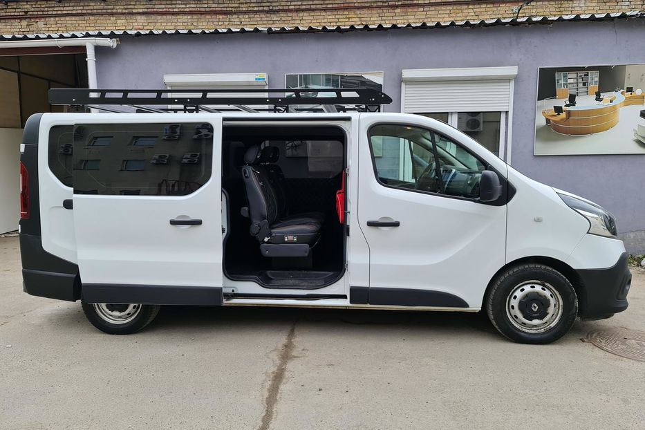 Продам Renault Trafic пасс. грузо-пассажирский 9 мест 2015 года в Киеве