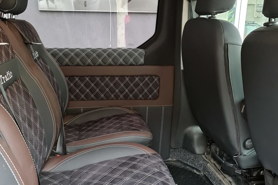 Продам Renault Trafic пасс. грузо-пассажирский 9 мест 2015 года в Киеве