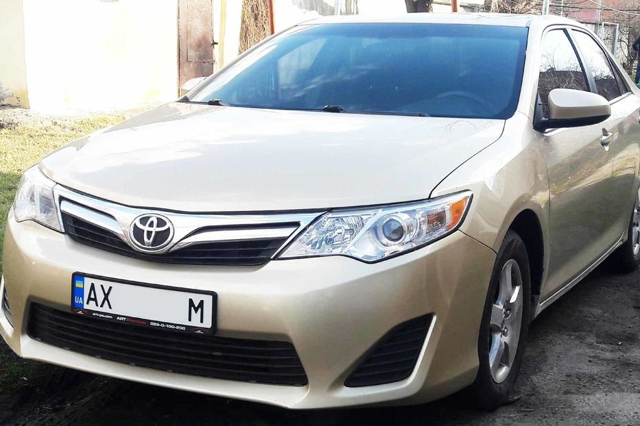 Продам Toyota Camry 2012 года в Харькове