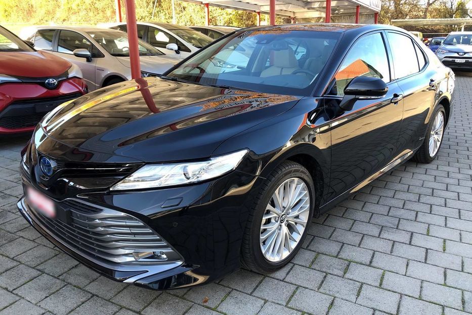 Продам Toyota Camry 2020 года в Киеве