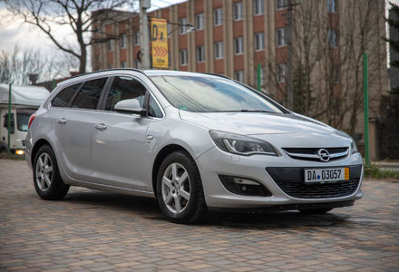 Продам Opel Astra J Sport Tourer 2014 года в г. Новояворовск, Львовская область