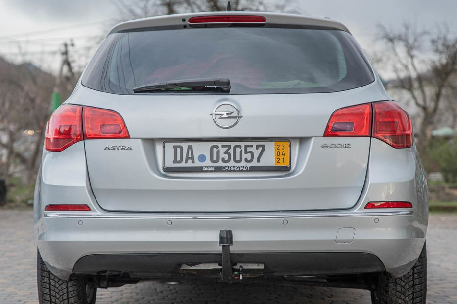 Продам Opel Astra J Sport Tourer 2014 года в г. Новояворовск, Львовская область