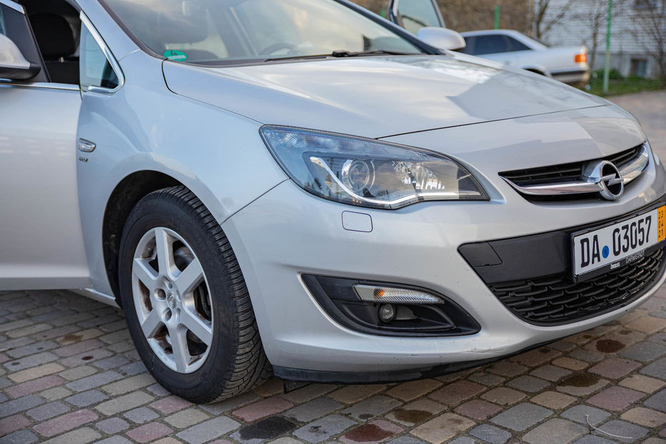 Продам Opel Astra J Sport Tourer 2014 года в г. Новояворовск, Львовская область