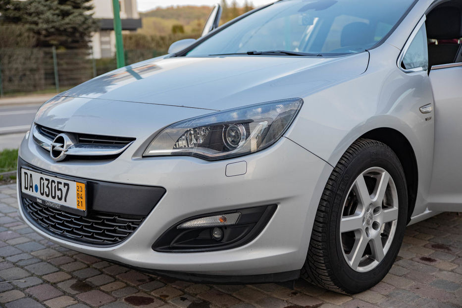 Продам Opel Astra J Sport Tourer 2014 года в г. Новояворовск, Львовская область