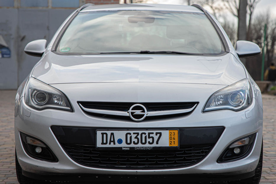 Продам Opel Astra J Sport Tourer 2014 года в г. Новояворовск, Львовская область