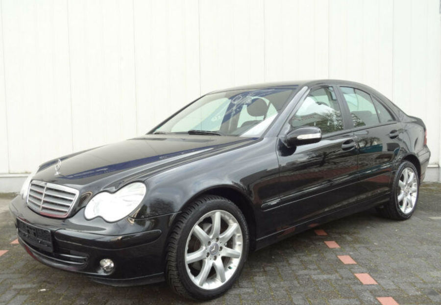 Продам Mercedes-Benz C-Class 2006 года в Черновцах