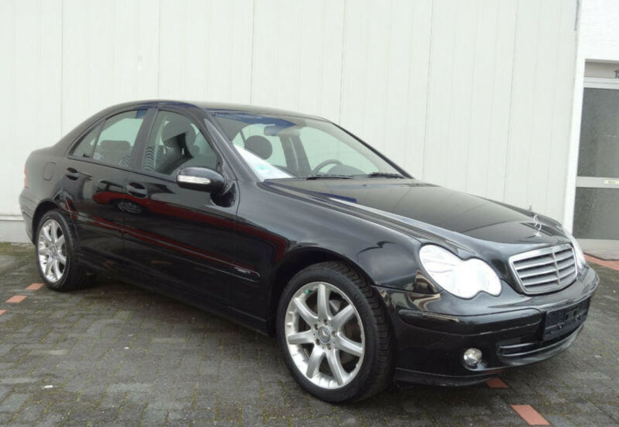 Продам Mercedes-Benz C-Class 2006 года в Черновцах