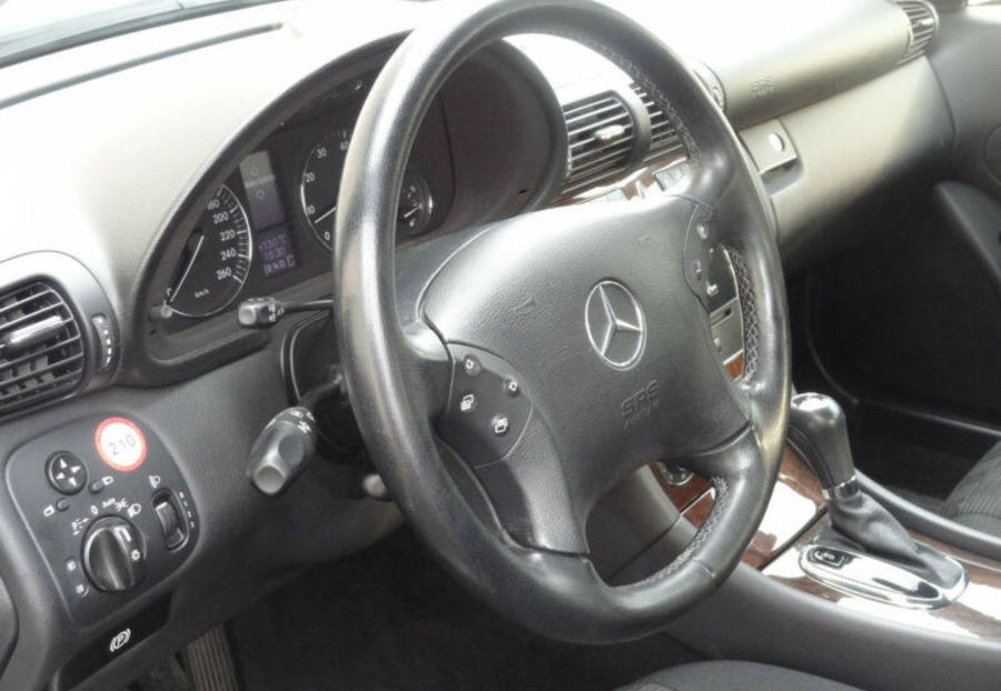 Продам Mercedes-Benz C-Class 2006 года в Черновцах