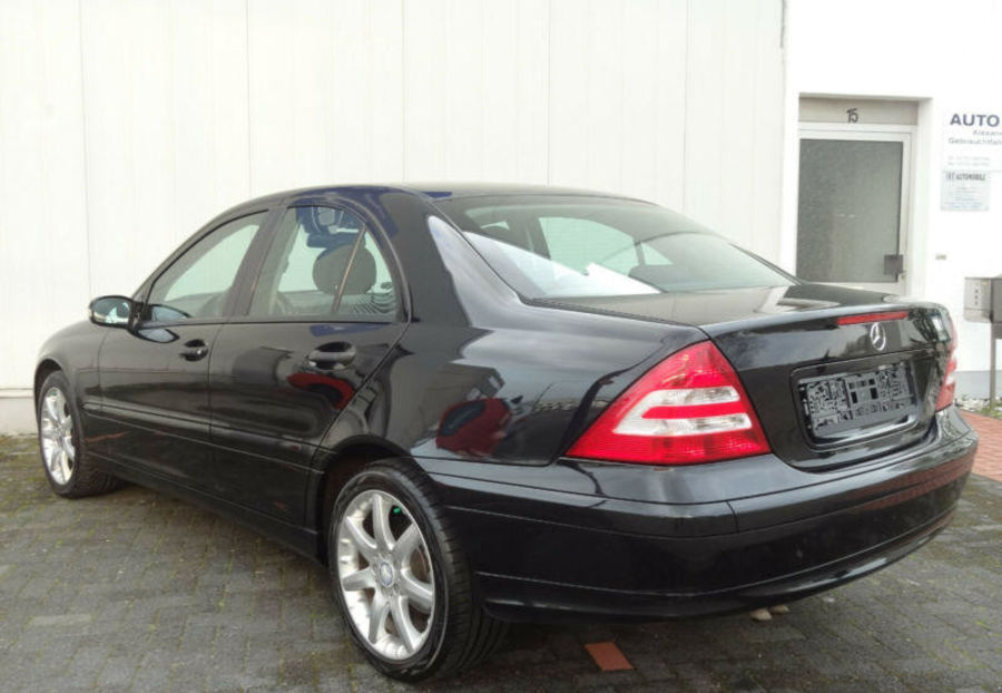 Продам Mercedes-Benz C-Class 2006 года в Черновцах