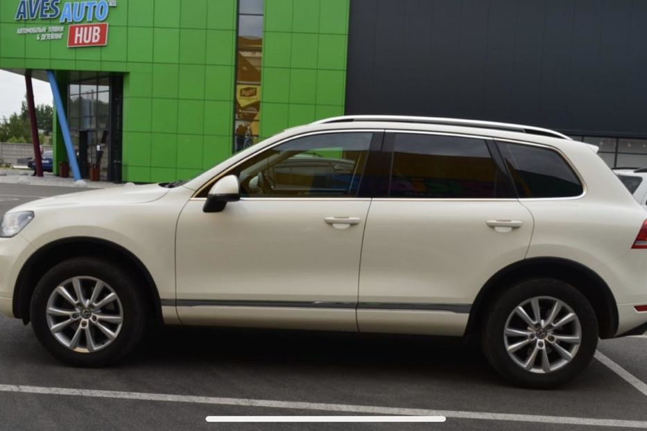 Продам Volkswagen Touareg 2011 года в Киеве