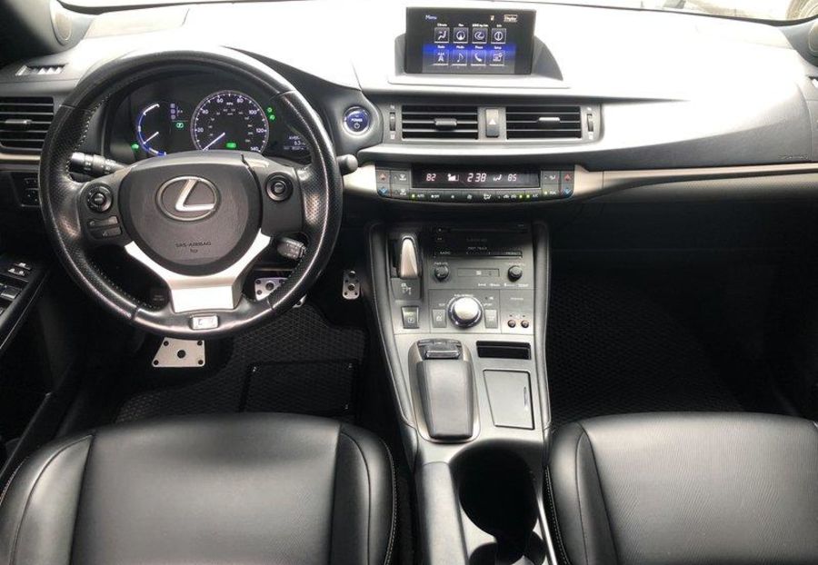 Продам Lexus CT 200h F SPORT 2015 года в Киеве