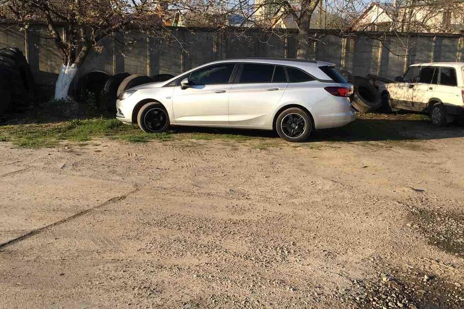 Продам Opel Astra K 2016 года в Львове