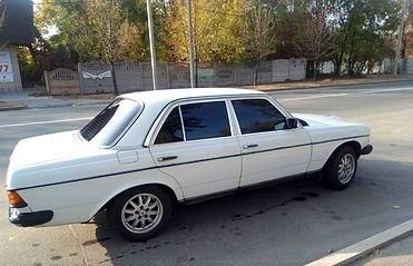 Продам Mercedes-Benz E-Class W123 1977 года в Донецке