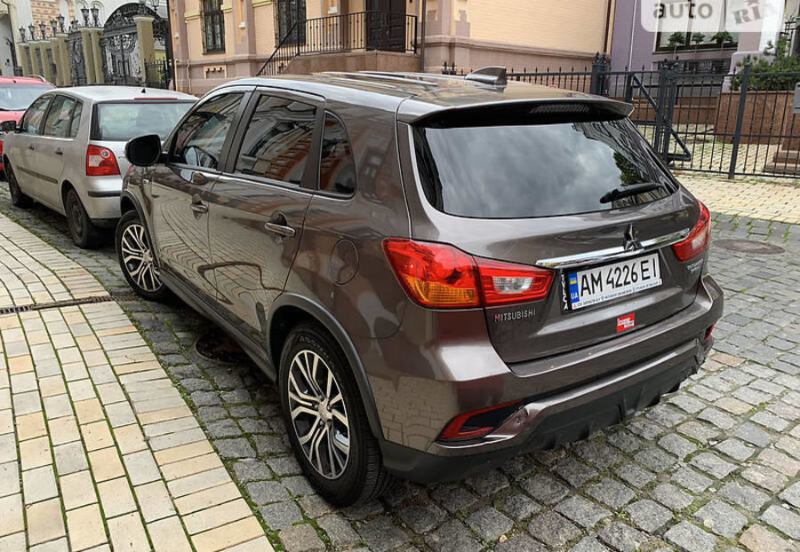 Продам Mitsubishi ASX Outlander Sport Se 2018 года в Киеве