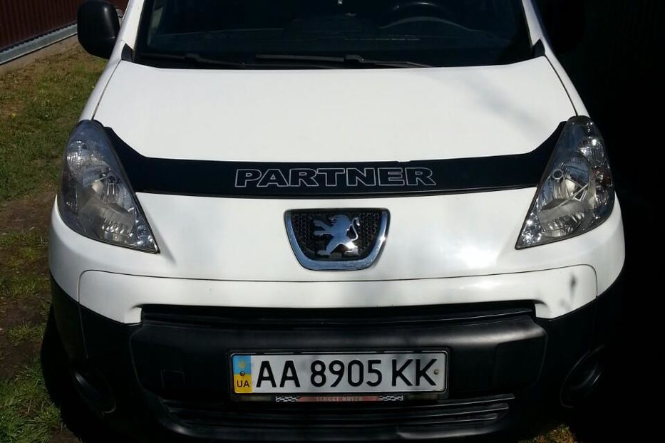 Продам Peugeot Partner пасс. 2010 года в Киеве
