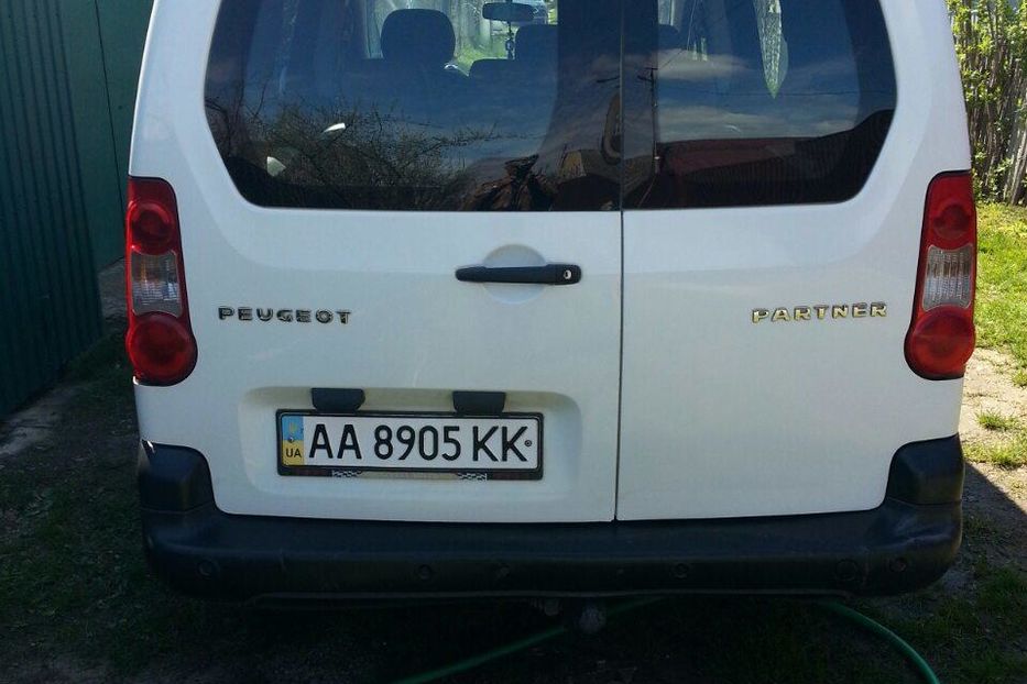 Продам Peugeot Partner пасс. 2010 года в Киеве