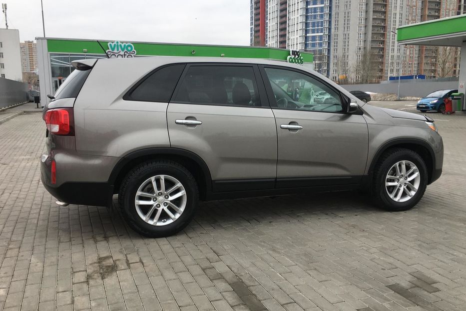 Продам Kia Sorento 2014 года в Киеве