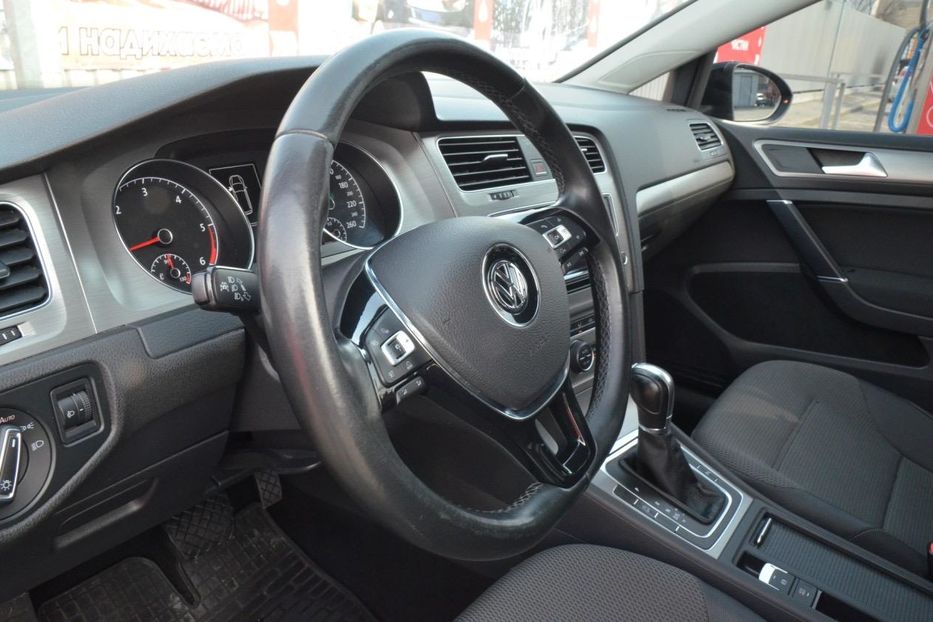 Продам Volkswagen Golf VII 2014 года в Киеве