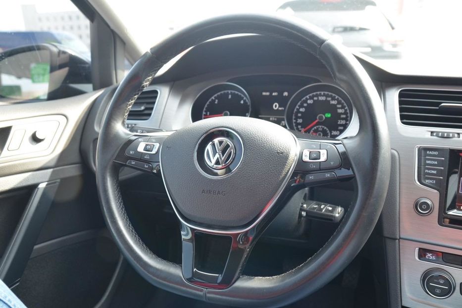 Продам Volkswagen Golf VII 2014 года в Киеве