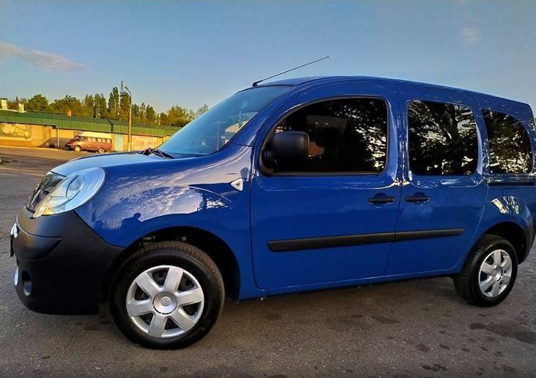 Продам Renault Kangoo пасс. 2009 года в г. Семеновка, Полтавская область