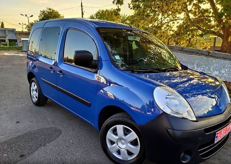 Продам Renault Kangoo пасс. 2009 года в г. Семеновка, Полтавская область