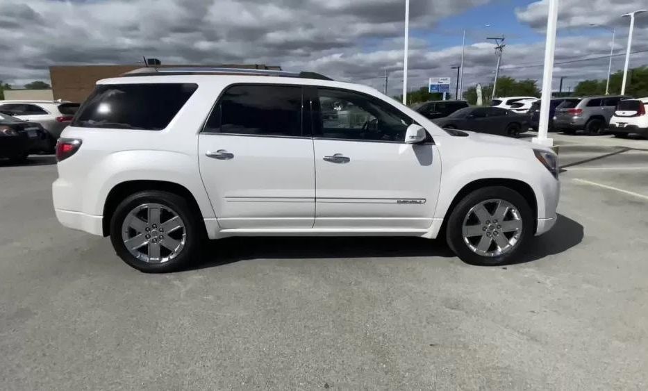 Продам GMC Acadia USA 2015 года в Киеве