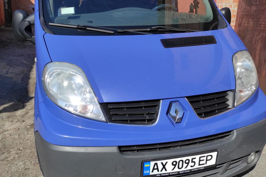 Продам Renault Trafic пасс. 2012 года в Харькове