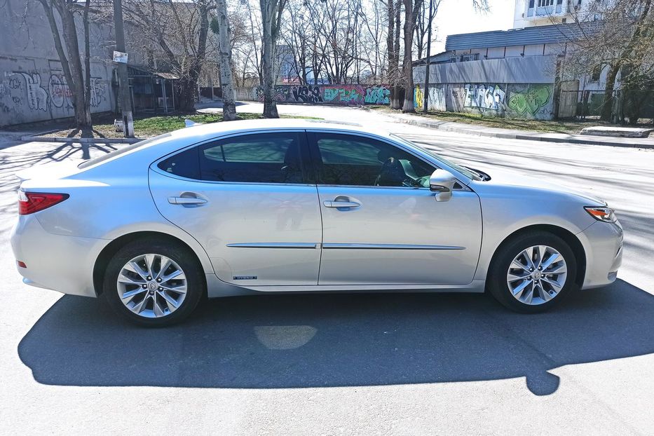 Продам Lexus ES 300 300H 2014 года в Киеве