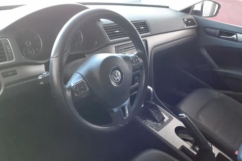 Продам Volkswagen Passat B7 2012 года в Киеве