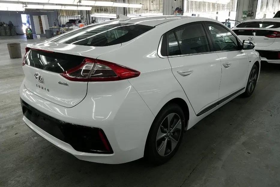 Продам Hyundai Ioniq 2019 года в Киеве