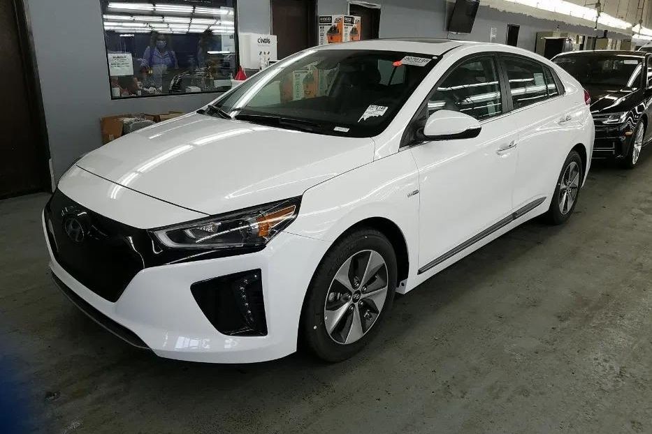 Продам Hyundai Ioniq 2019 года в Киеве