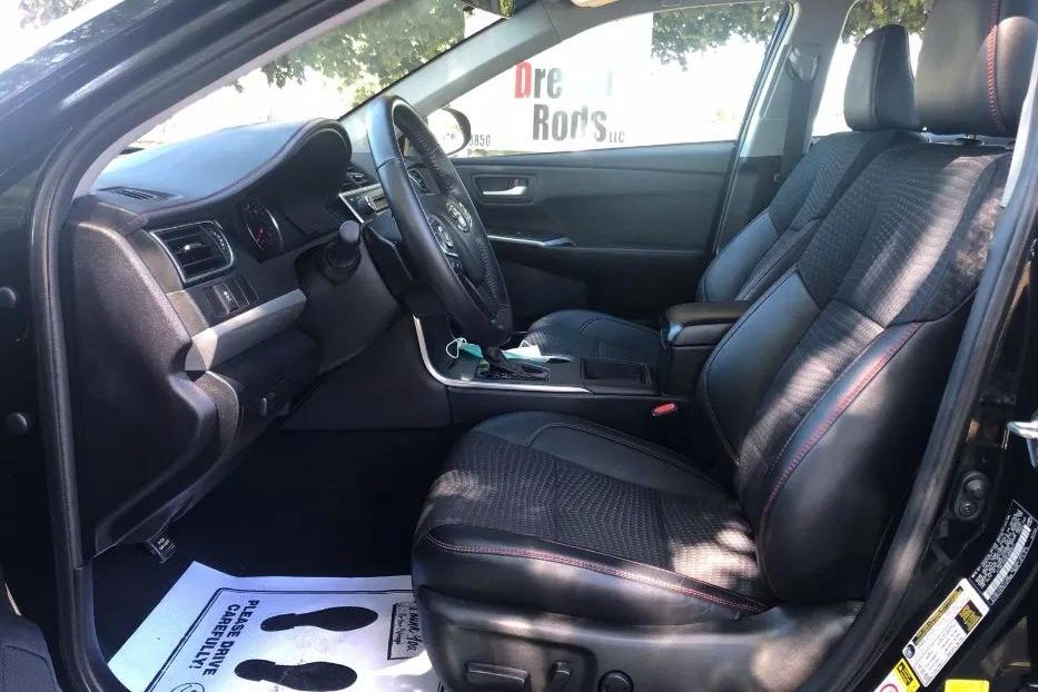 Продам Toyota Camry 2015 года в Киеве